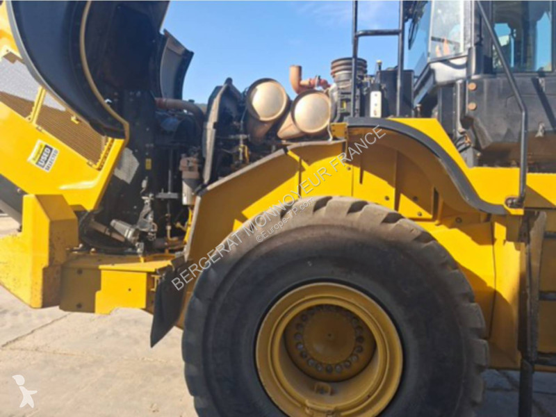 Nakladač Caterpillar 972M