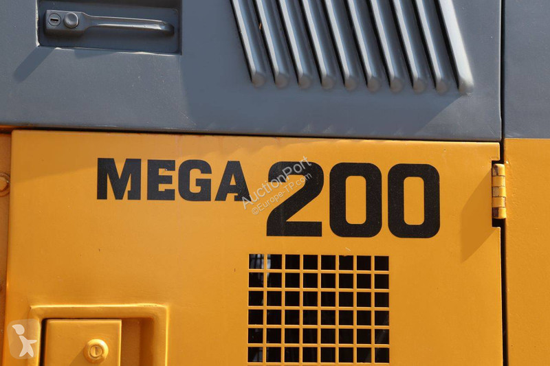 Nakladač Daewoo Mega 200