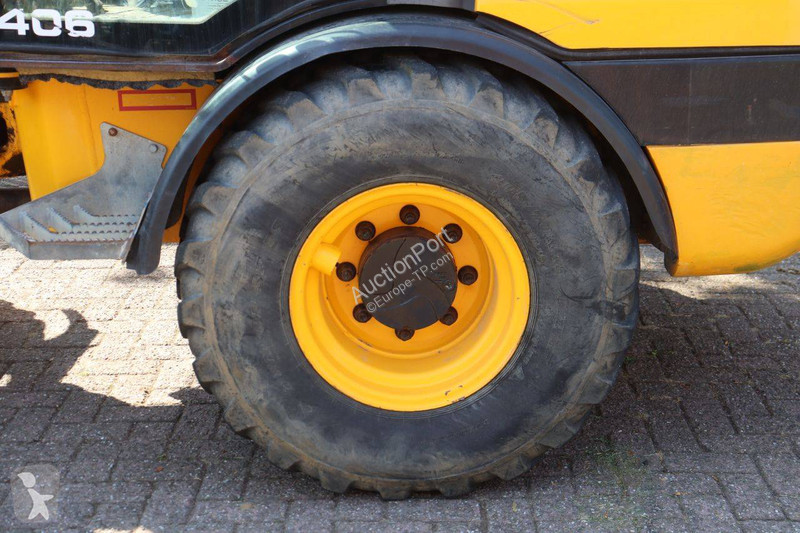 Nakladač JCB T4