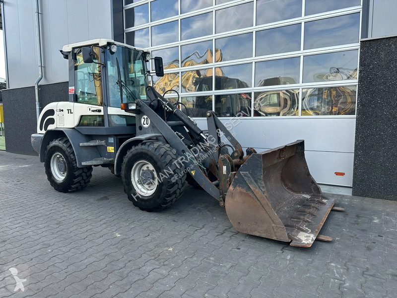 Nakladač Terex