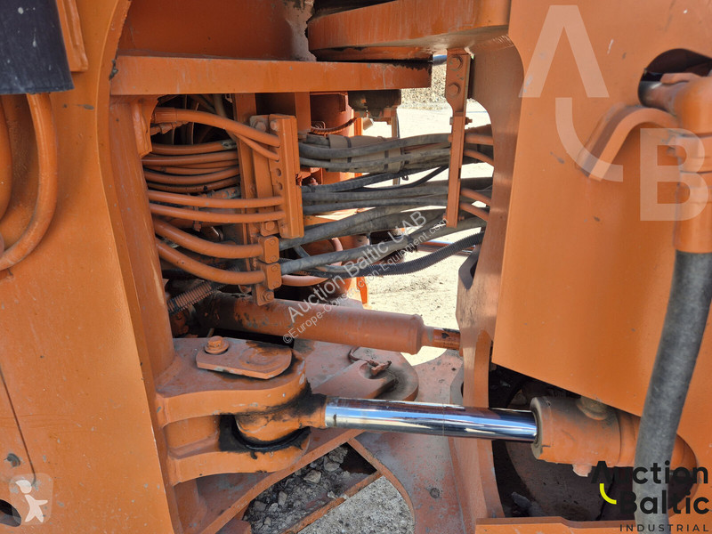 Фронтальный погрузчик Hitachi 6
