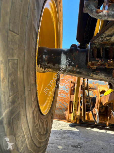 Фронтальный погрузчик Komatsu WA 200-8