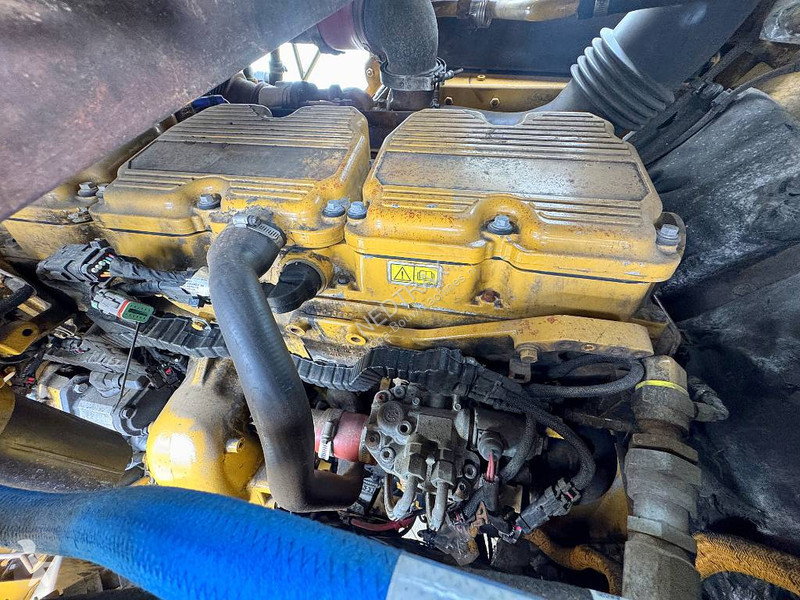 Nakladač Caterpillar 988 K 2018