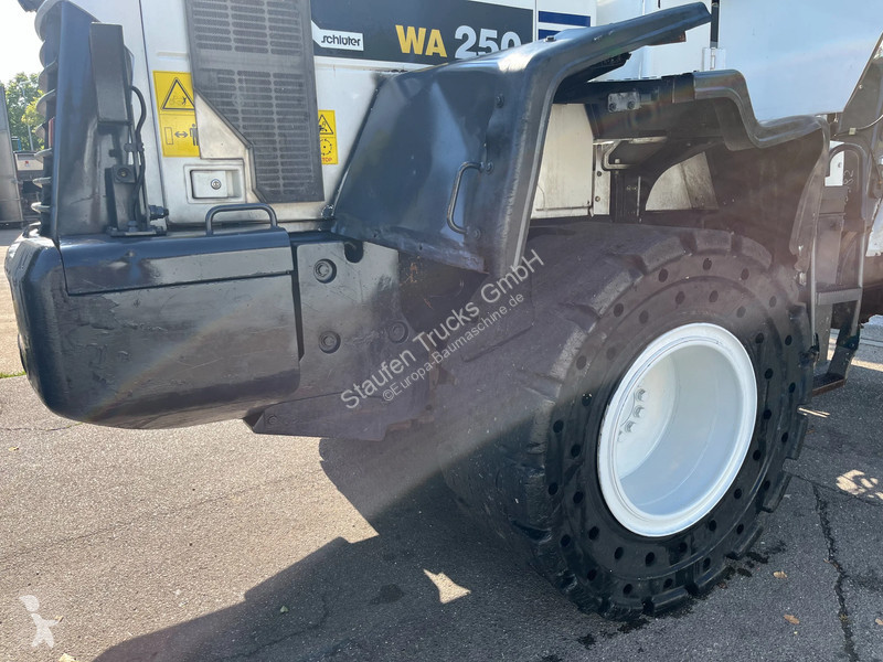Incarcator Komatsu WA250 WA250-6...