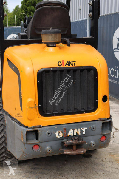 Chargeuse Giant V452T