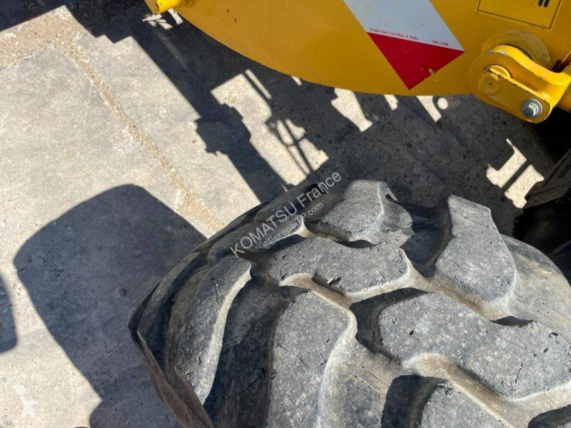 Chargeuse Komatsu WA100M-8E0