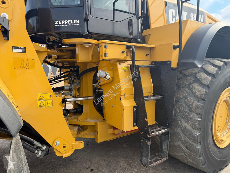 Товарач Caterpillar 982M .