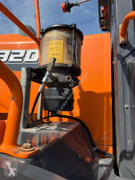Chargeuse Doosan DL320-7
