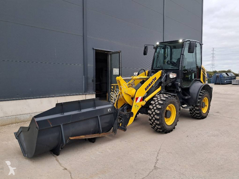 مُحمّلة Komatsu WA80M-8E0
