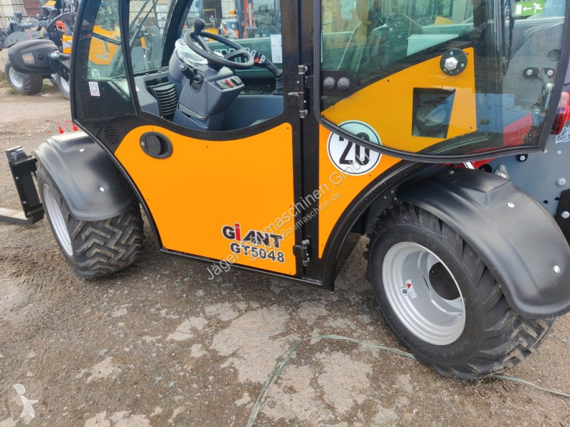 Pá carregadora  Giant GT 5048-- Netto 57900.--€
