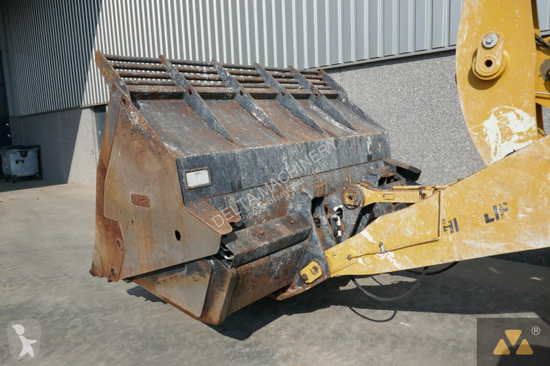 Pala Caterpillar 938M