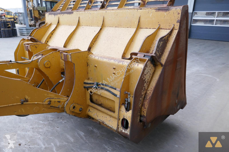 Pala Caterpillar M