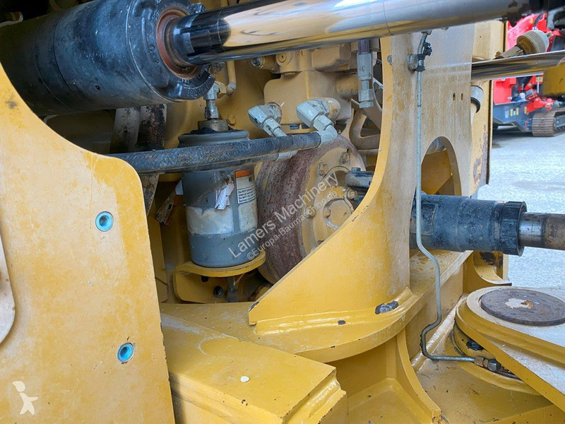 Shovel Caterpillar NVT