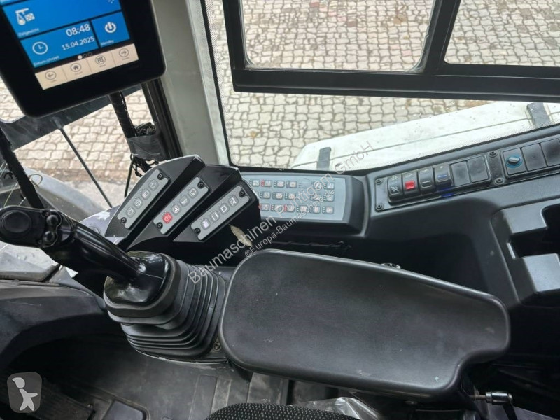 Shovel Liebherr L 526