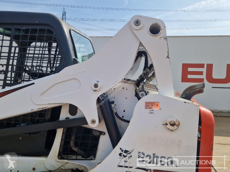 Shovel Bobcat T590