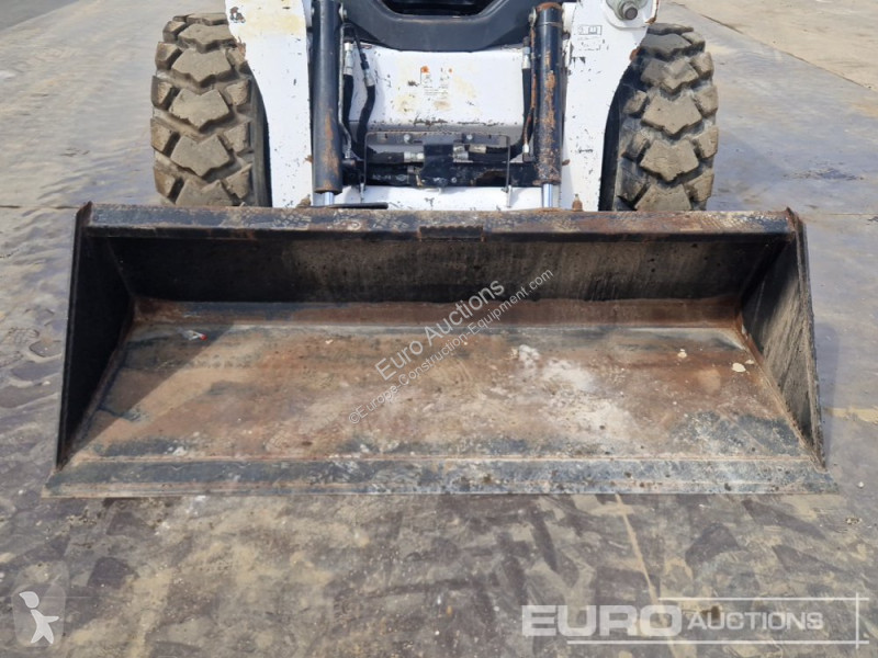Shovel Bobcat S740