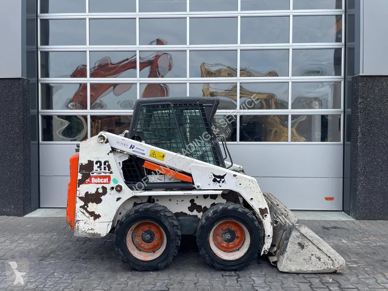 Shovel Bobcat