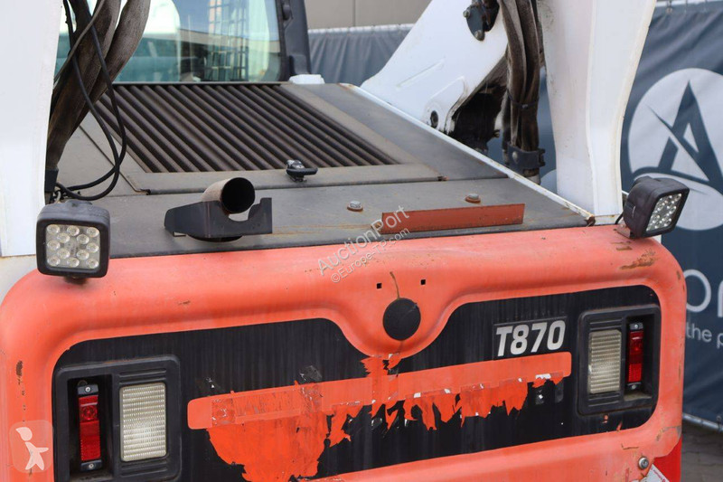 Shovel Bobcat