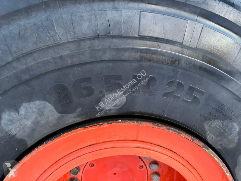 Фронтальный погрузчик Hitachi 3305B 5500 l BUCKET