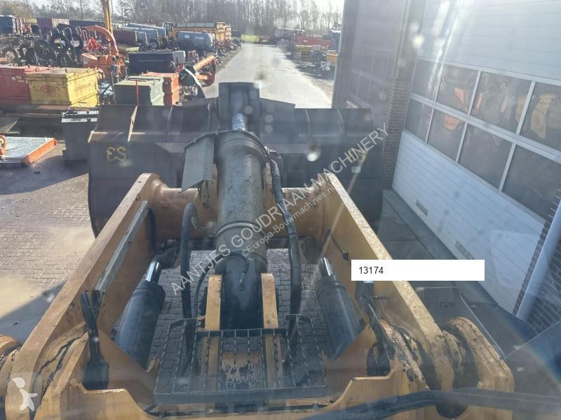 Nakladač Liebherr 566 XPower