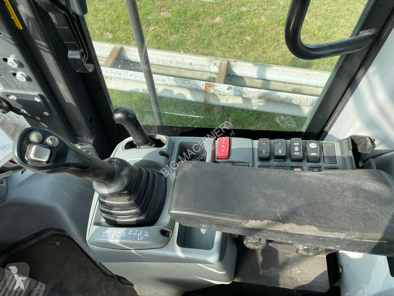 Nakladač Hitachi 6