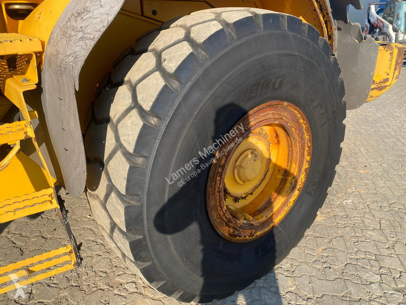 Nakladač Volvo L110