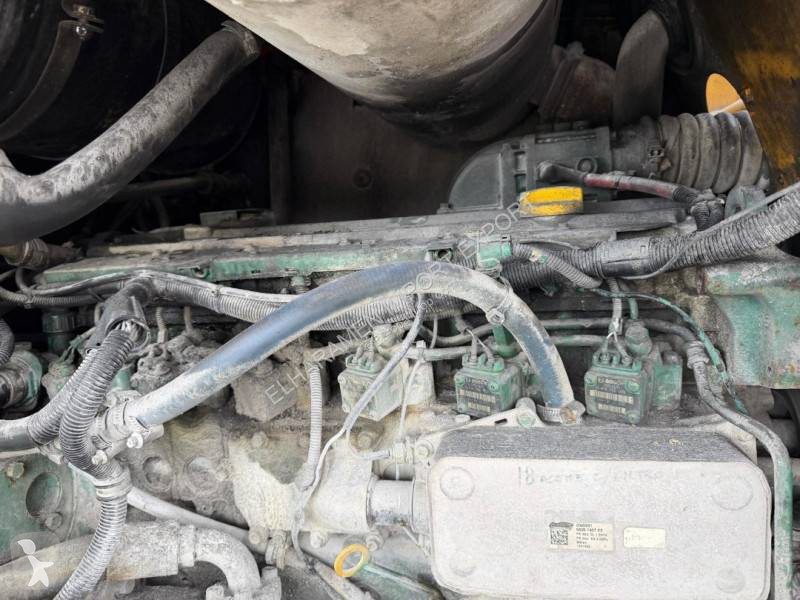 Pala cargadora Volvo 121 17000KG