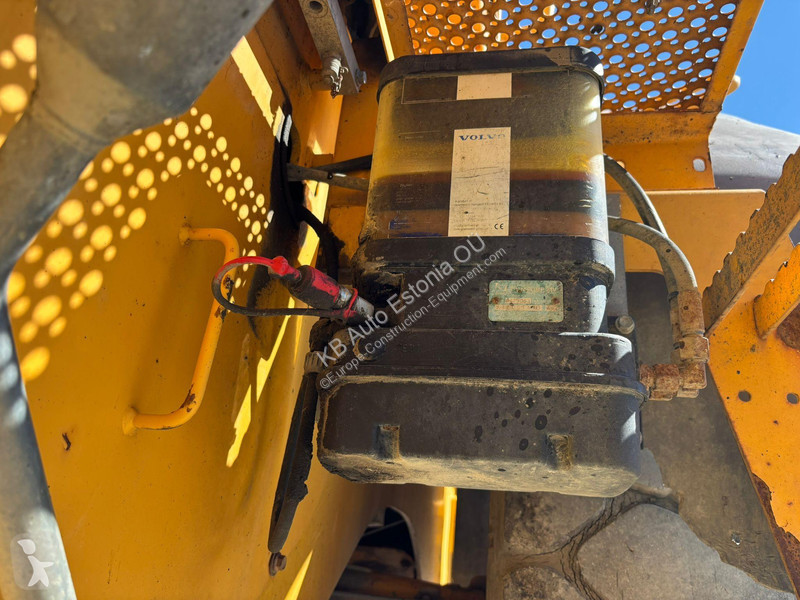 Фронтальный погрузчик Volvo L 90 E 4x4 CENTRAL...
