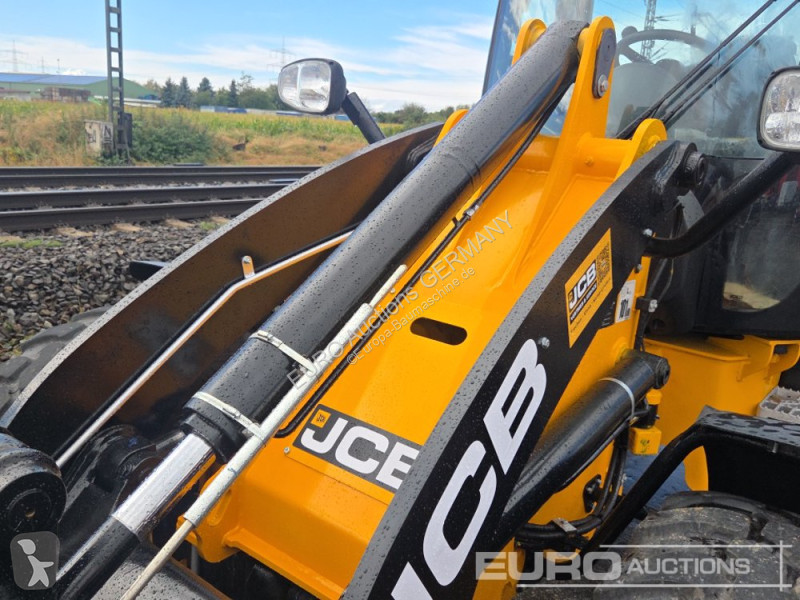Shovel JCB 409