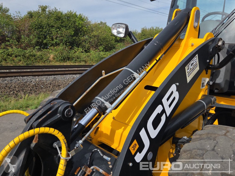 Товарач JCB 409