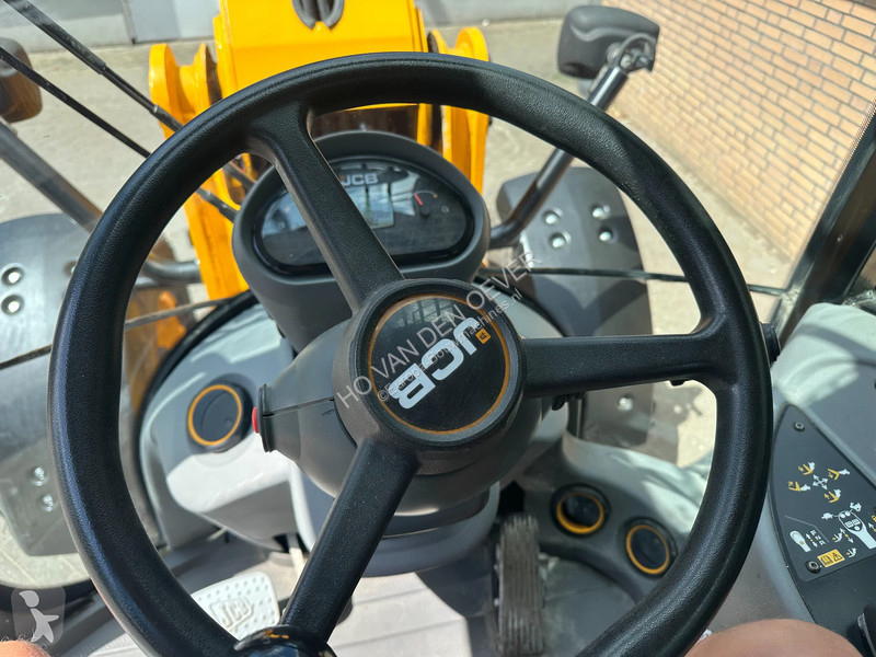 Nakladač JCB SV A