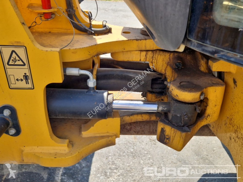 مُحمّلة JCB 406