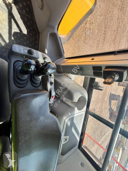 مُحمّلة Volvo L 220 H