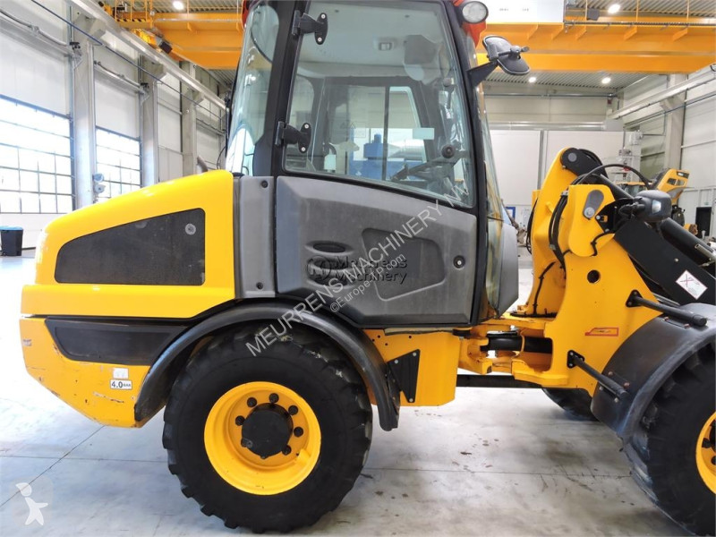 مُحمّلة JCB 406 + Fork