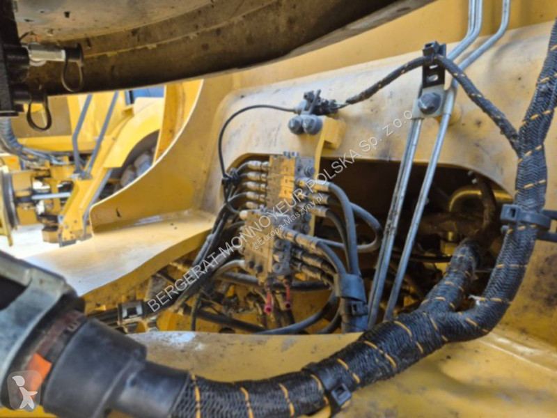 Nakladač Caterpillar 962-14