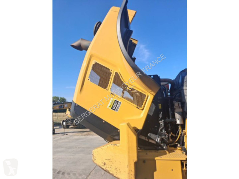 Nakladač Caterpillar 972M