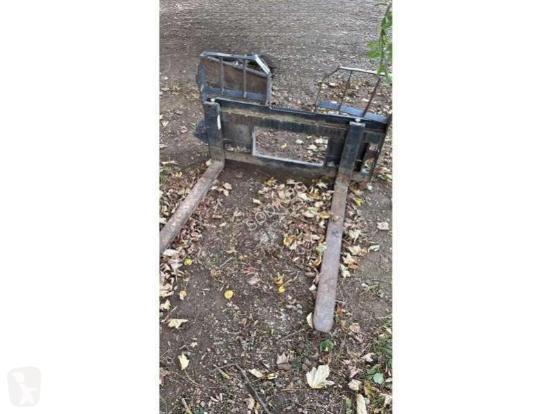 Nakladač Bobcat + 6 ACCESSOIRES