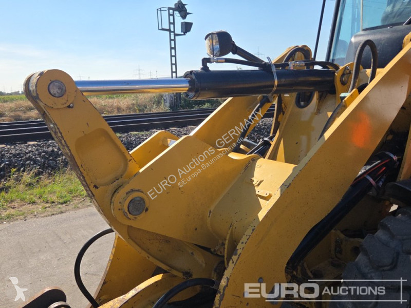 Товарач Caterpillar