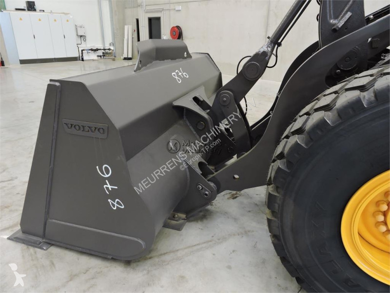 مُحمّلة Volvo New Bucket + Tyres