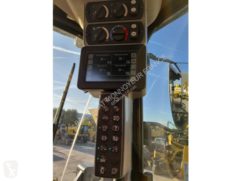Pá carregadora Caterpillar 972M XE