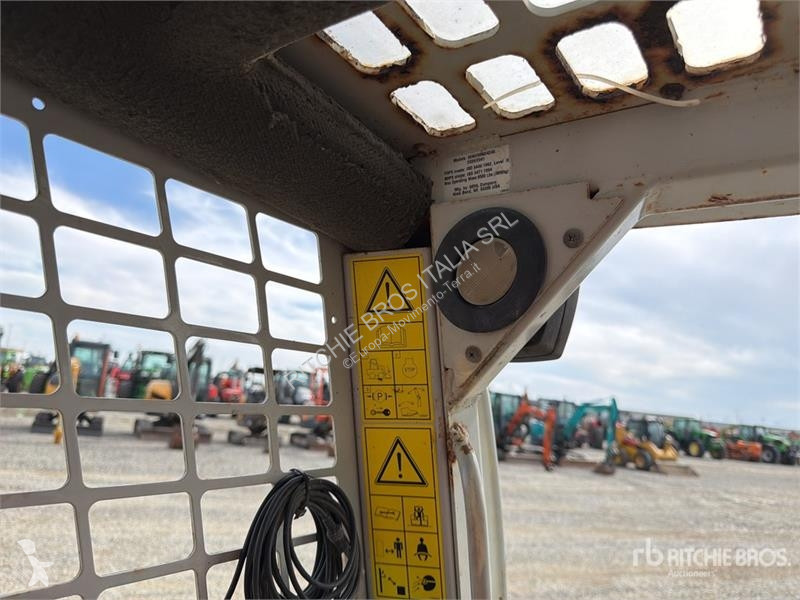 Chargeuse IHI 2041 Skid Steer Loader