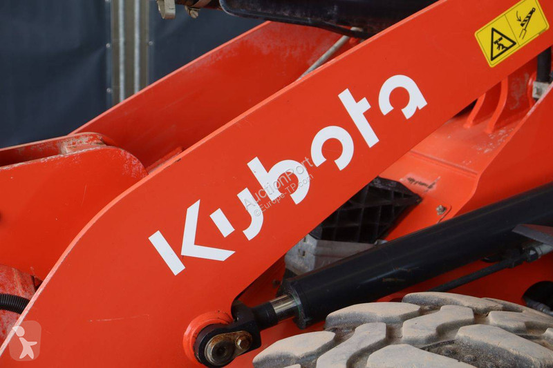 Pala cargadora Kubota R090