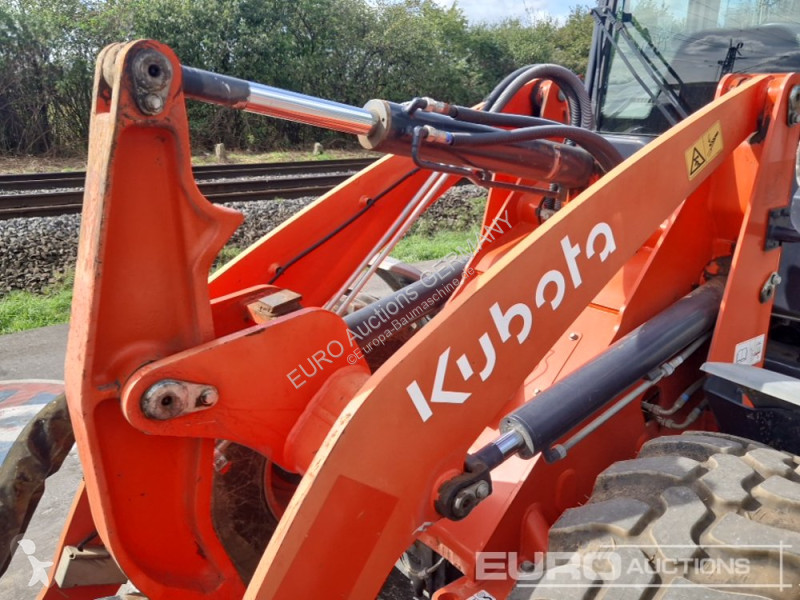 Lastare Kubota R085