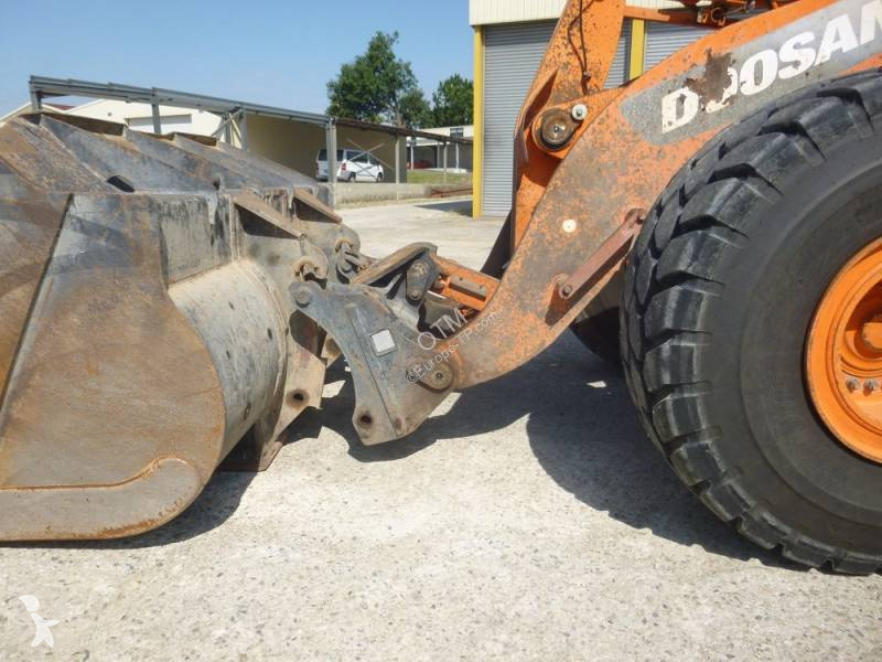 Pá carregadora Doosan DL 420-3