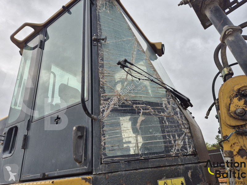 Фронтальный погрузчик Caterpillar