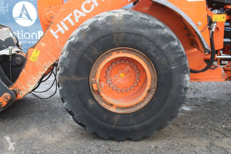 Chargeuse Hitachi 6