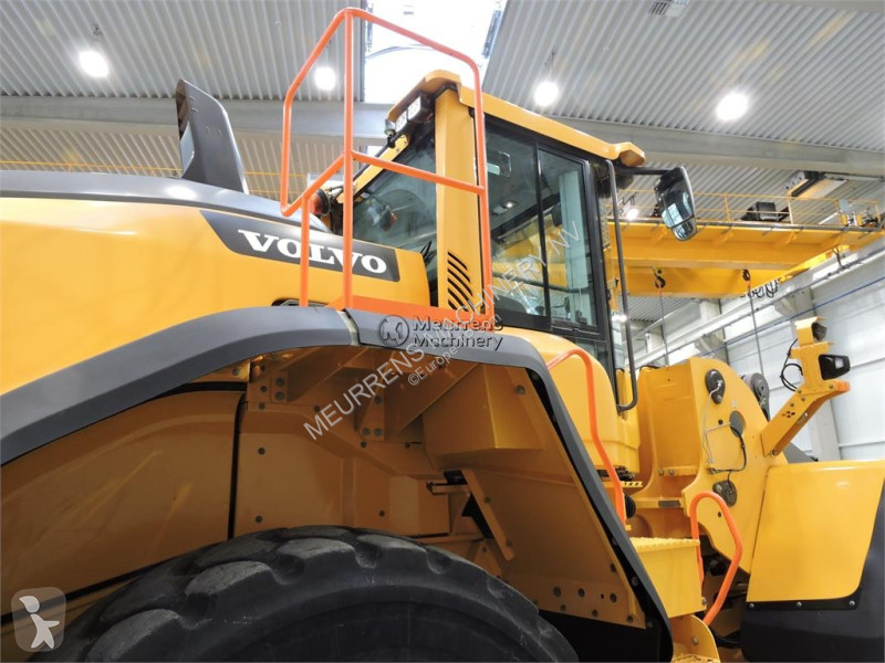 Pá carregadora Volvo New Bucket