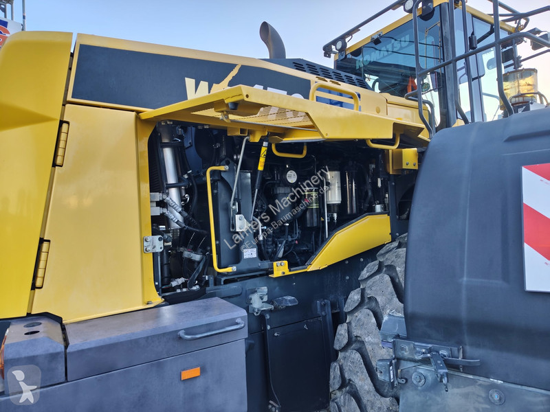 Pá carregadora Komatsu 4708