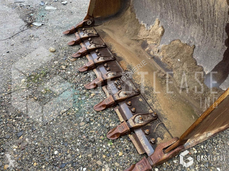 Shovel Liebherr 636