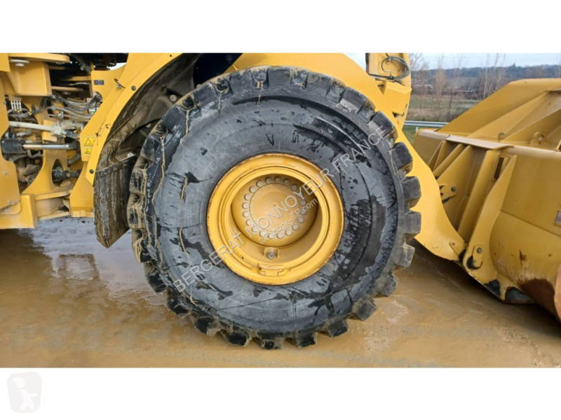 Nakladač Caterpillar 972M